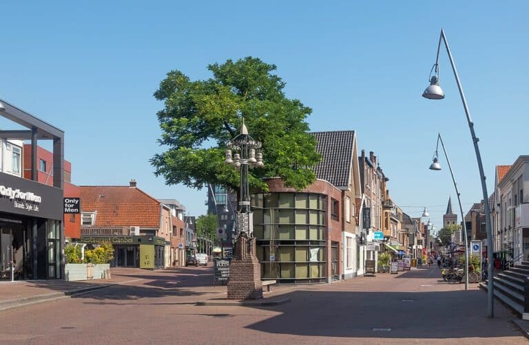 Schoorsteenveger Ede, Maanderplein Ede