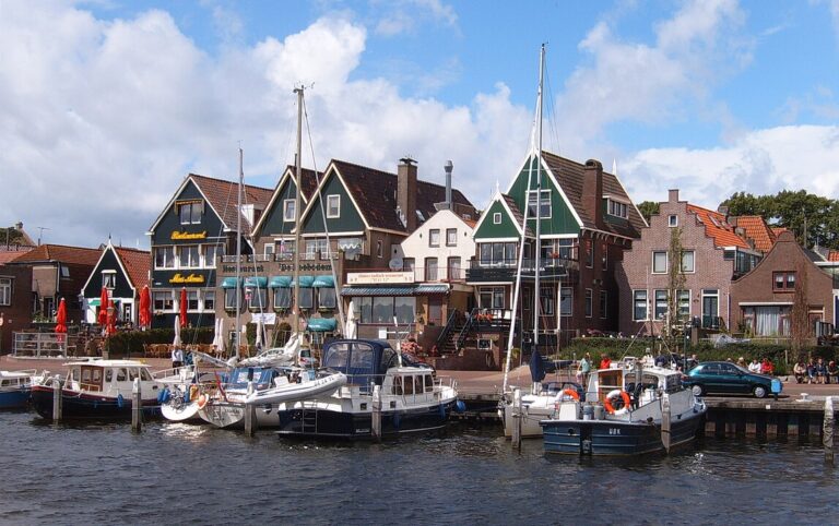 Schoorsteenveger Urk, Haven van Urk